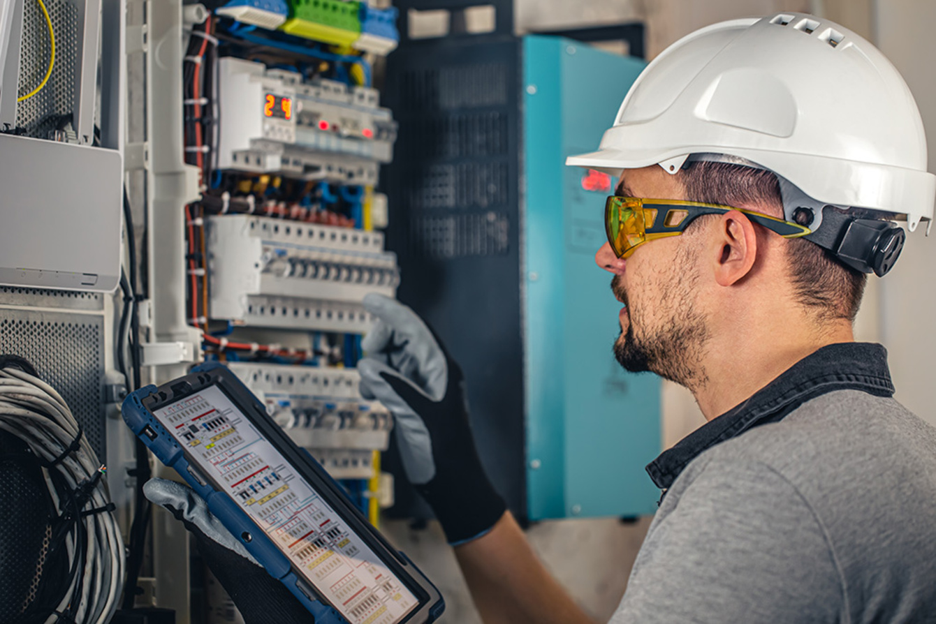 Industrie & Gewerbe bei Elektrotechnik Forster in Titting
